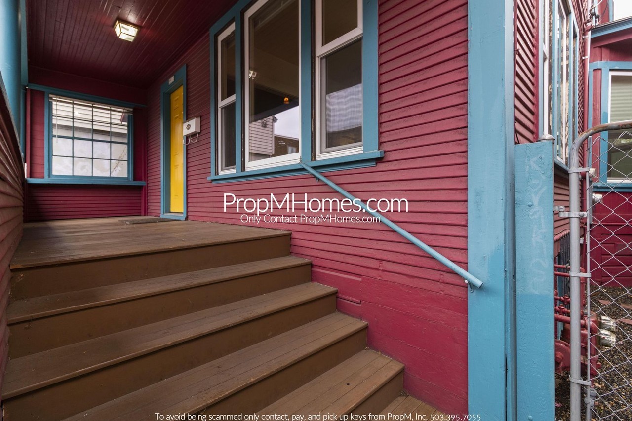 3517 Se Belmont St - Photo 4 of 30