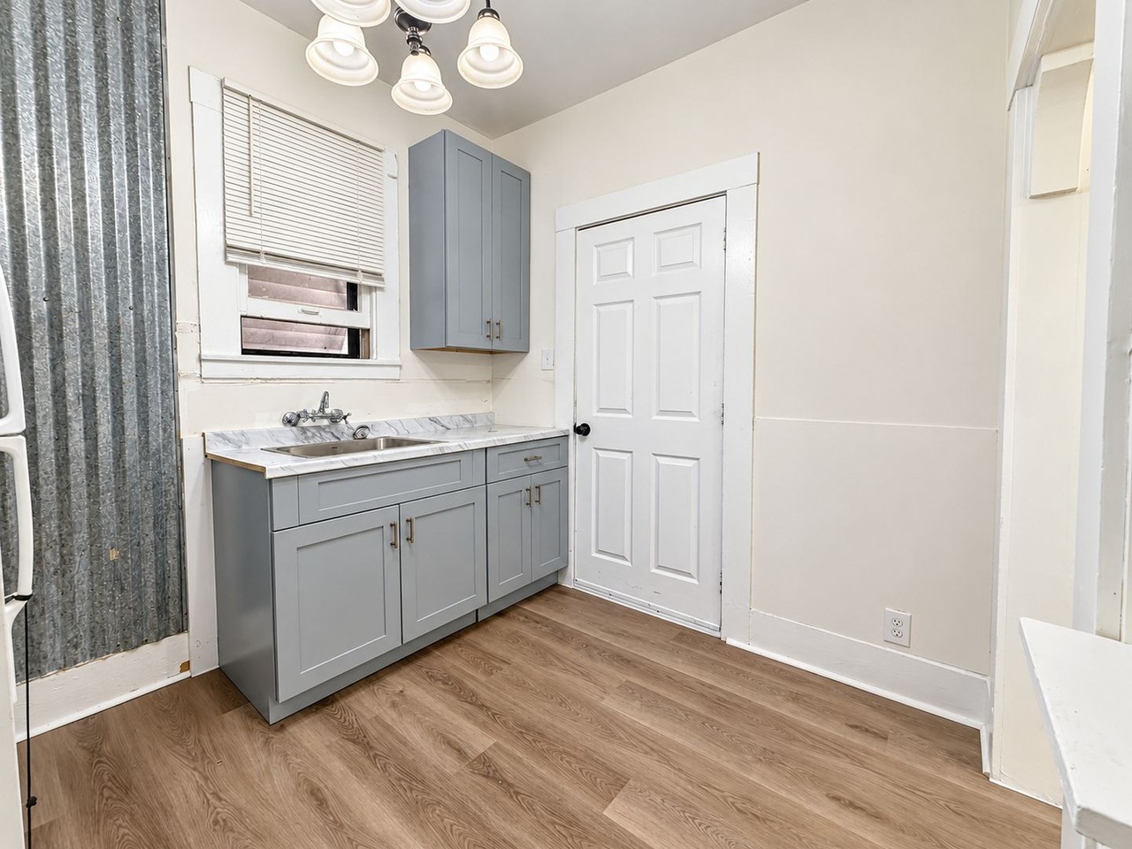 218 Lowell St - Photo 2 of 10