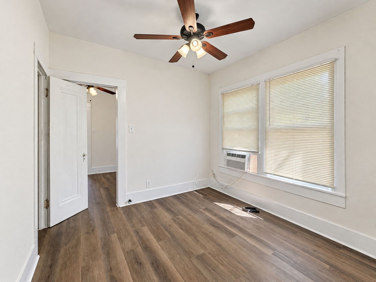 218 Lowell St - Photo 4 of 10