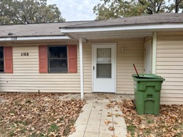 featured image of 1108 Clemens Ave