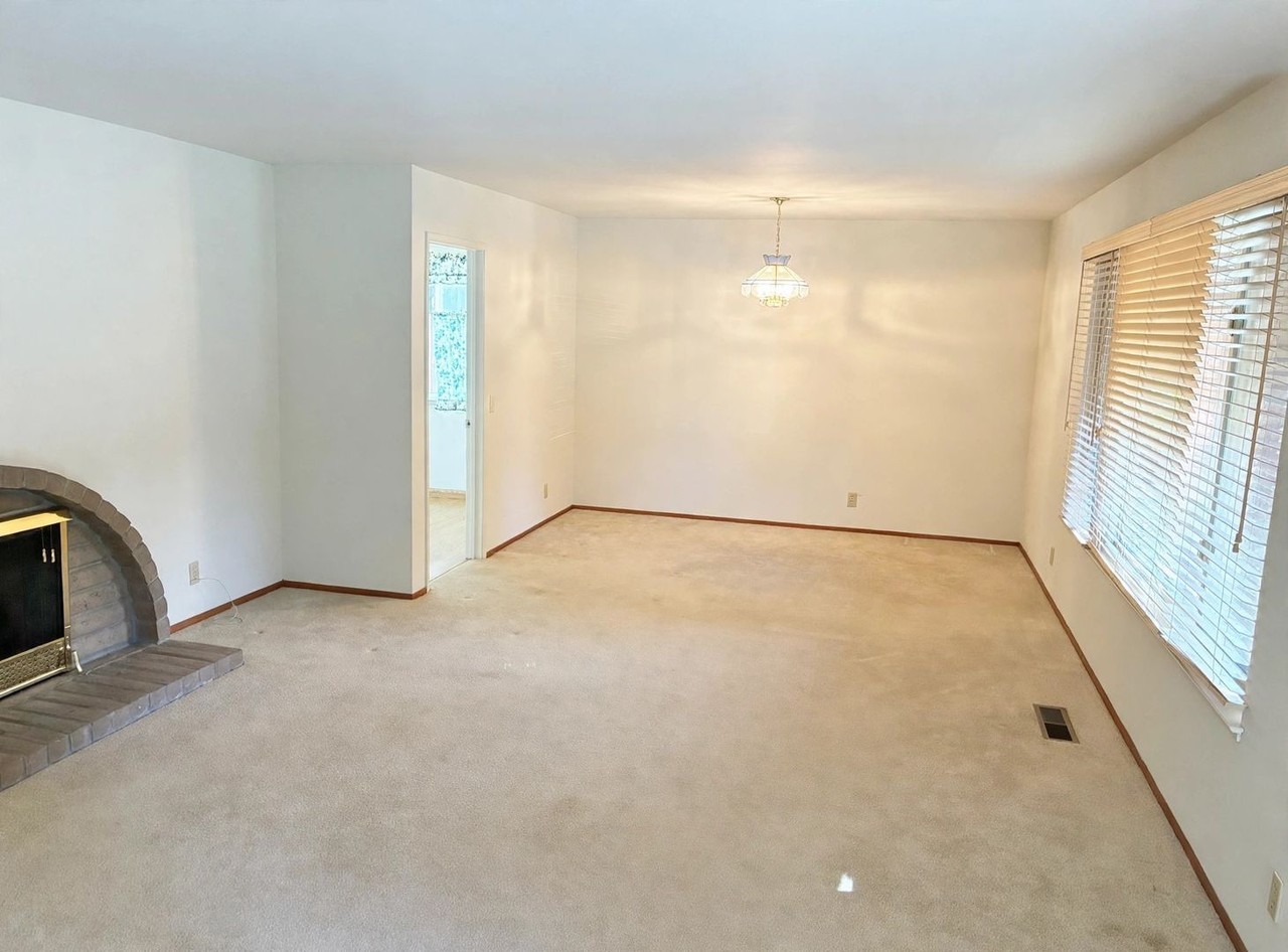 2046 Neptune Rd - Photo 2 of 16