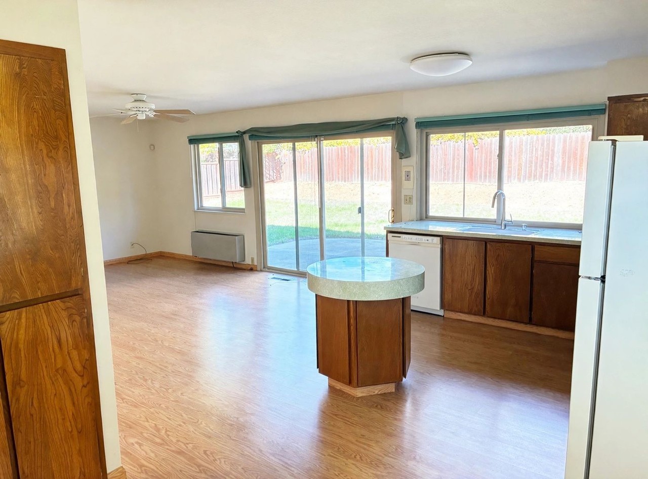2046 Neptune Rd - Photo 4 of 16
