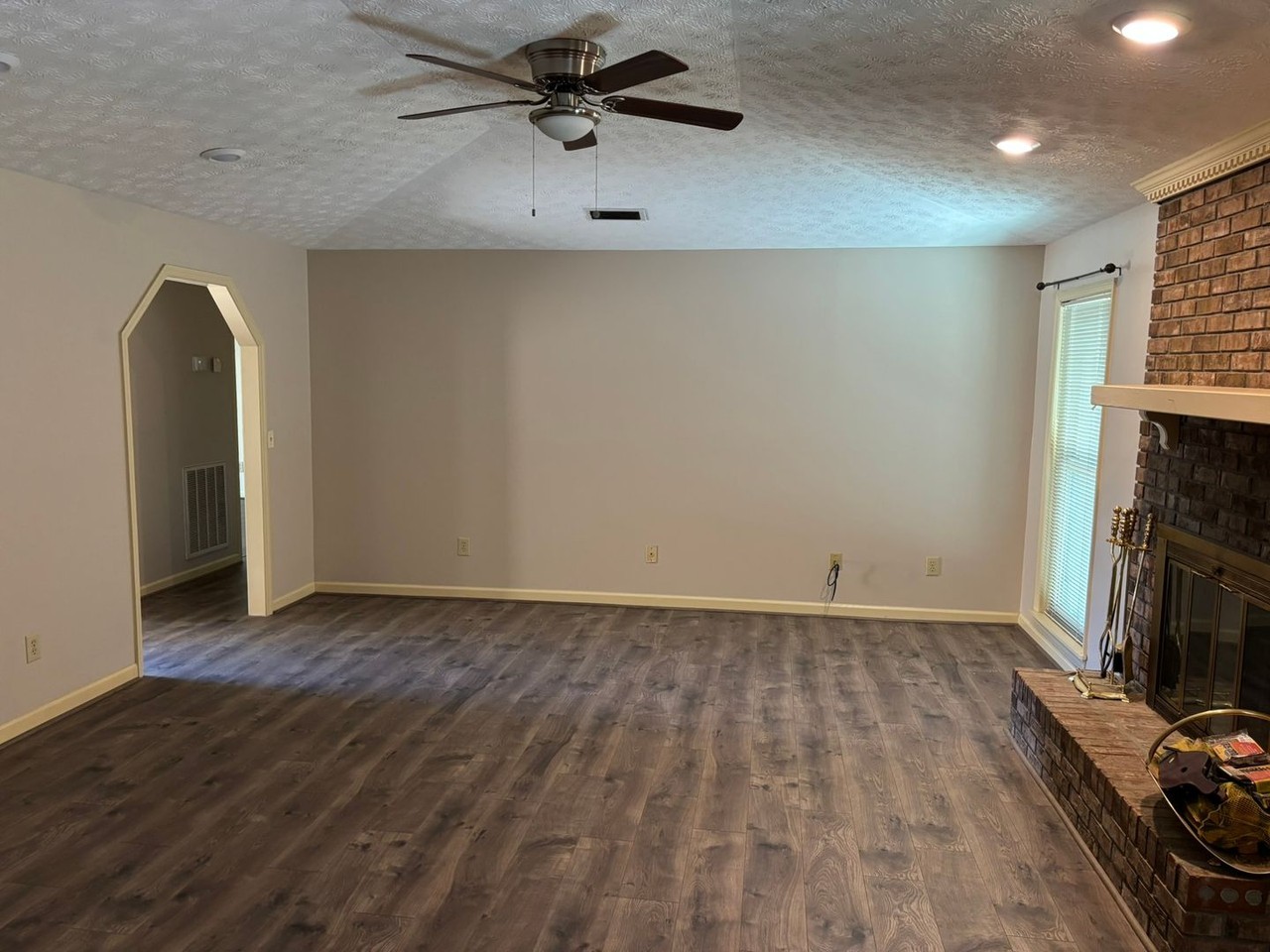 3527 Marriott Dr - Photo 3 of 18
