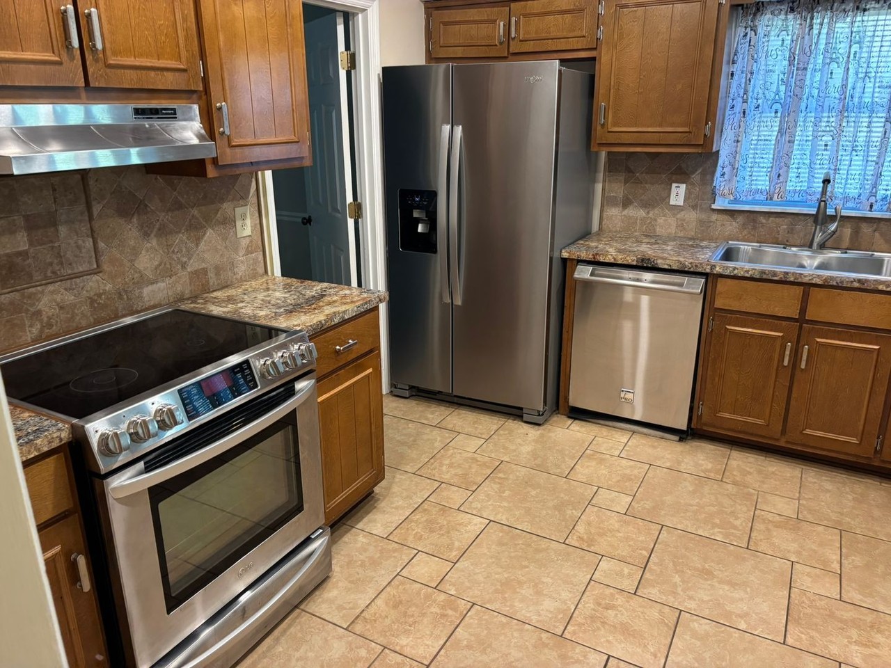 3527 Marriott Dr - Photo 5 of 18
