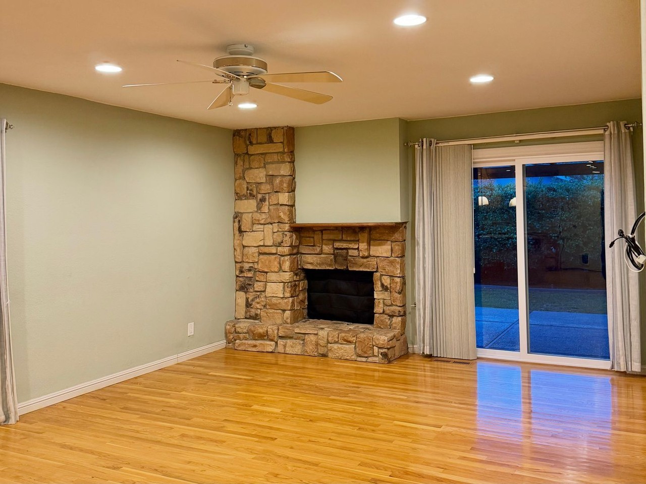 3291 Curtis Cir - Photo 6 of 43