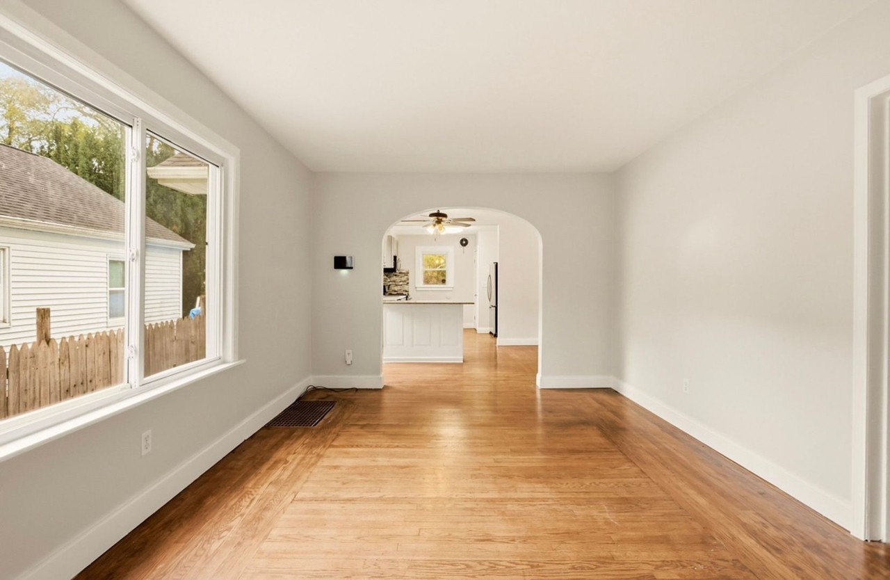 2129 N Clinton St - Photo 3 of 19