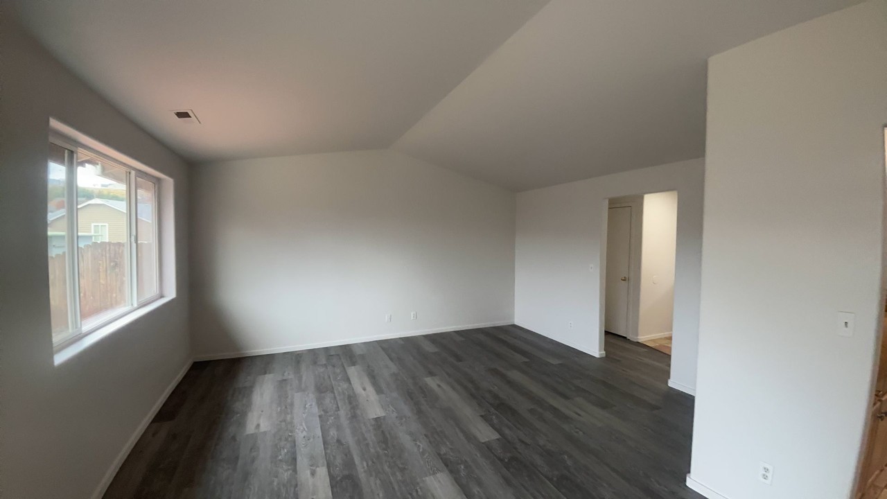 120 Shaffer Ct - Photo 3 of 28