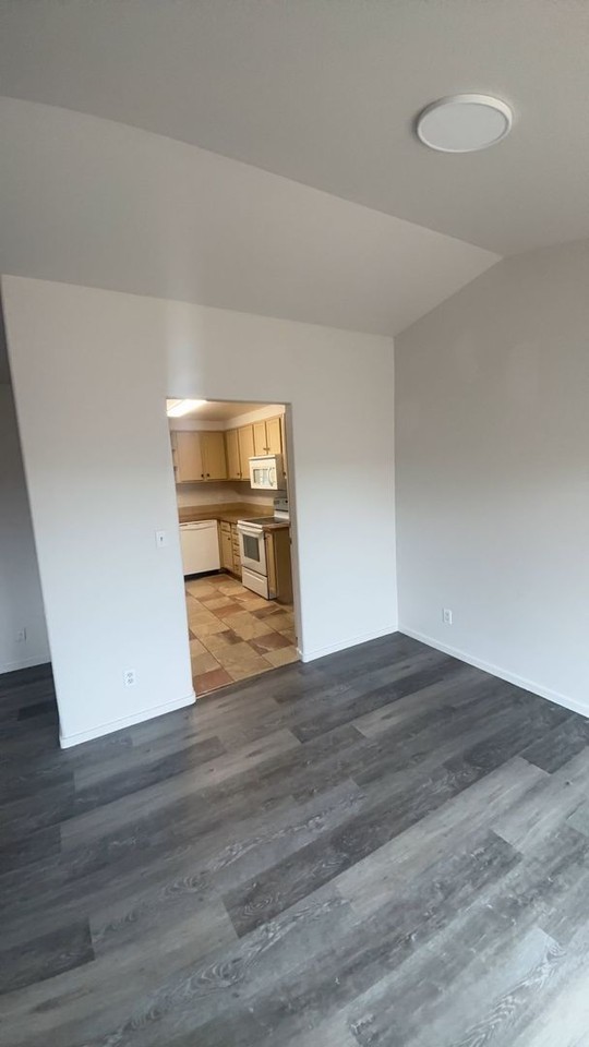 120 Shaffer Ct - Photo 6 of 28