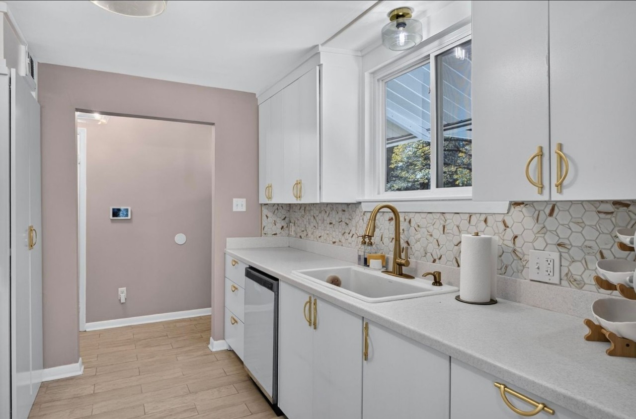 1 Joyce Ct - Photo 6 of 39
