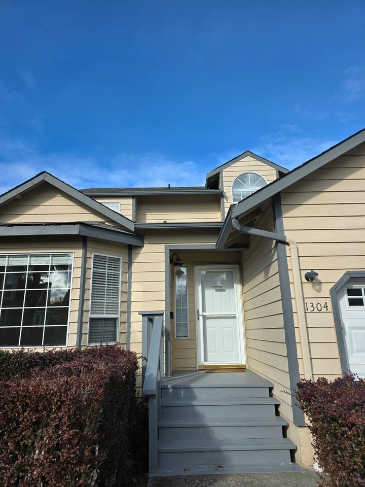 1304 S 234th Pl - Photo 2 of 39
