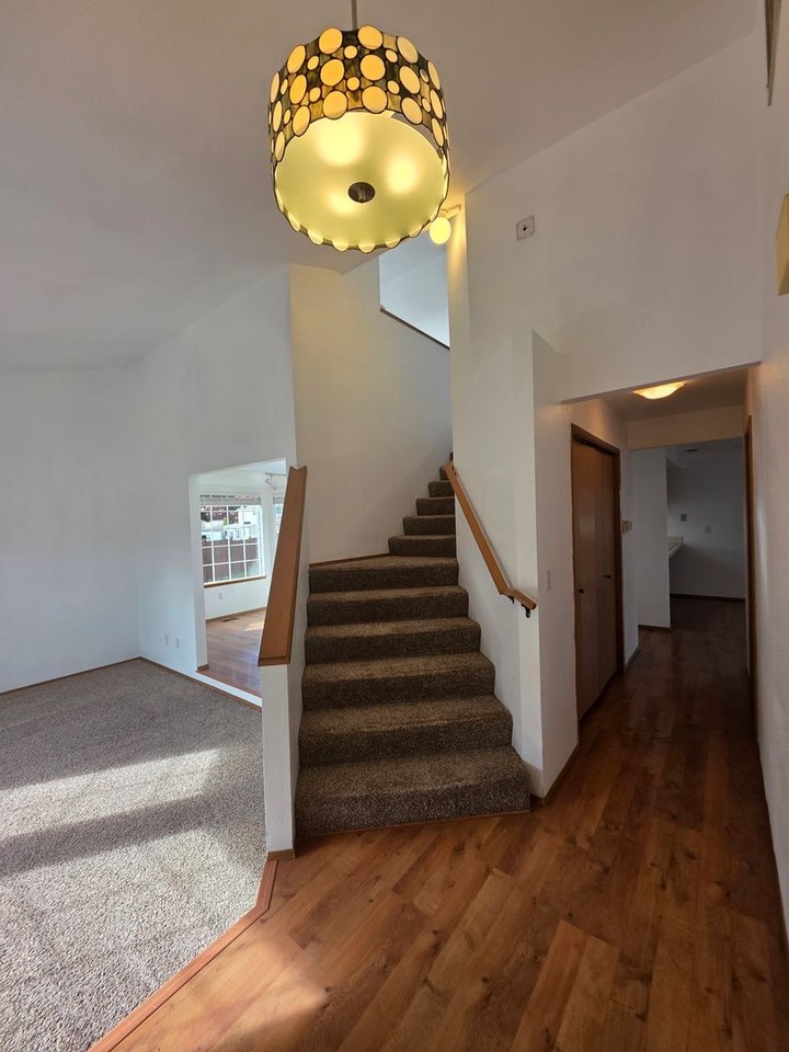 1304 S 234th Pl - Photo 4 of 39