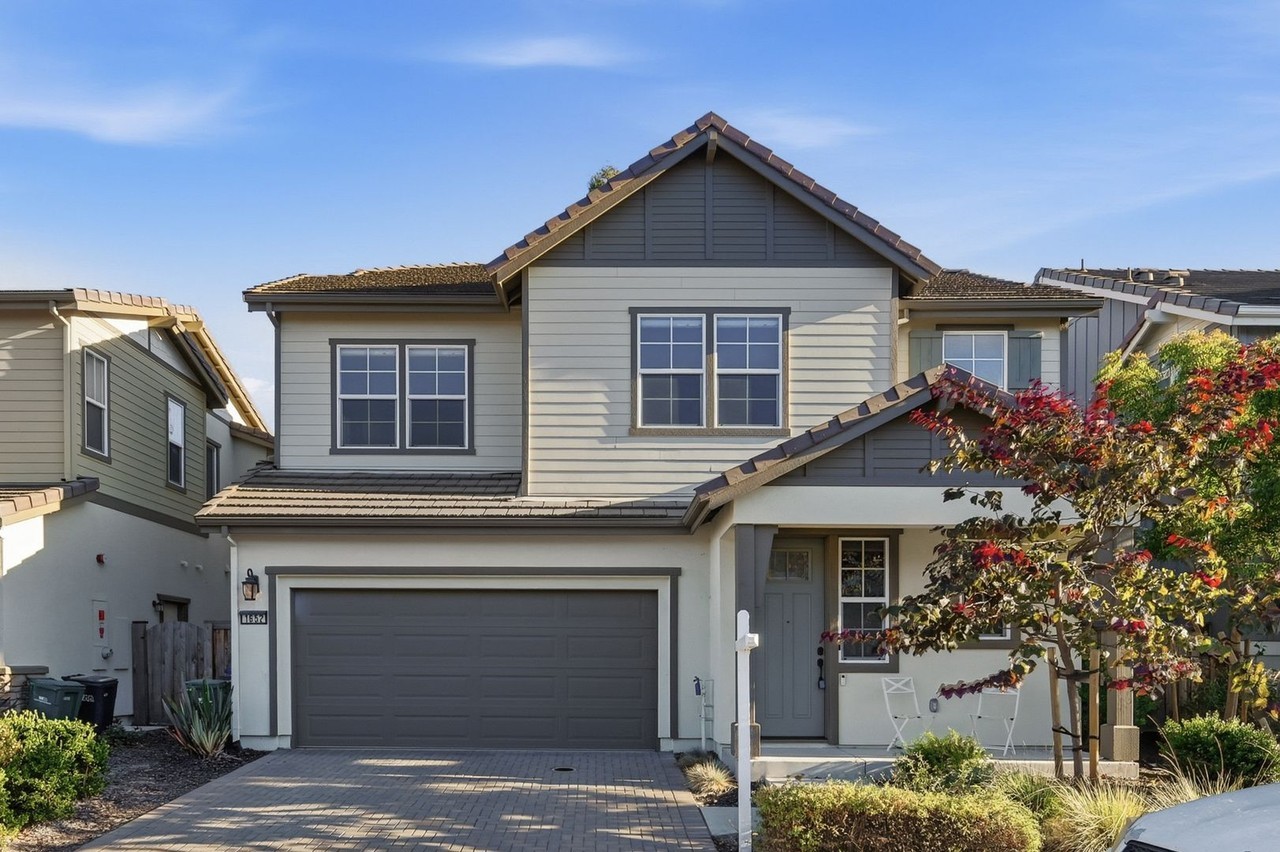 1652 Wonderland Way - Photo 2 of 50