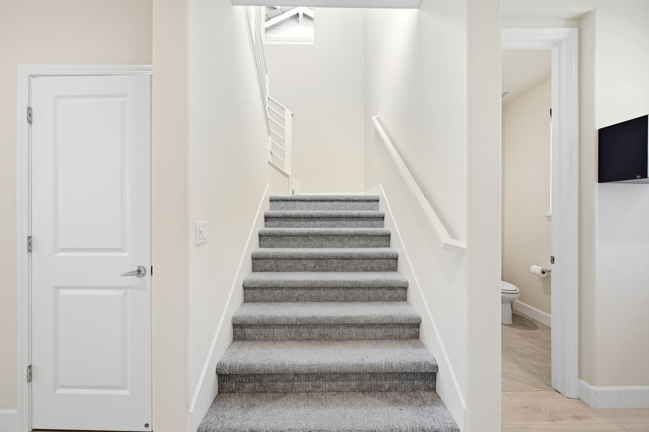 1652 Wonderland Way - Photo 7 of 50
