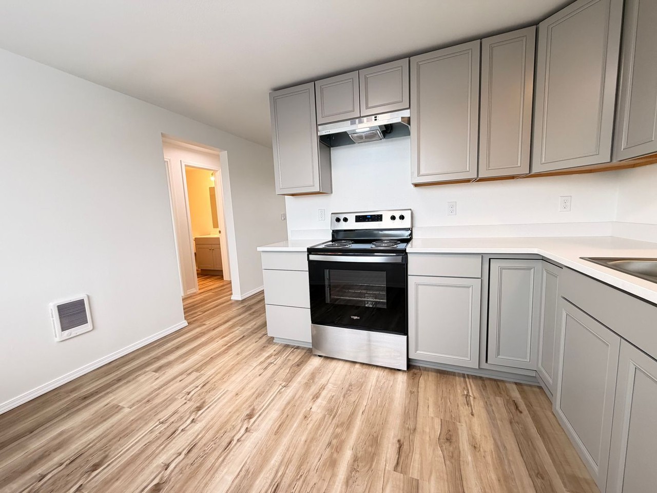 North Gate Manor - Photo 2 of 25