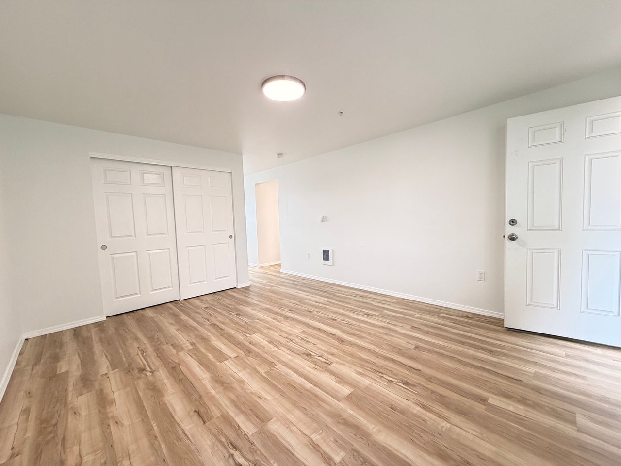 North Gate Manor - Photo 4 of 25