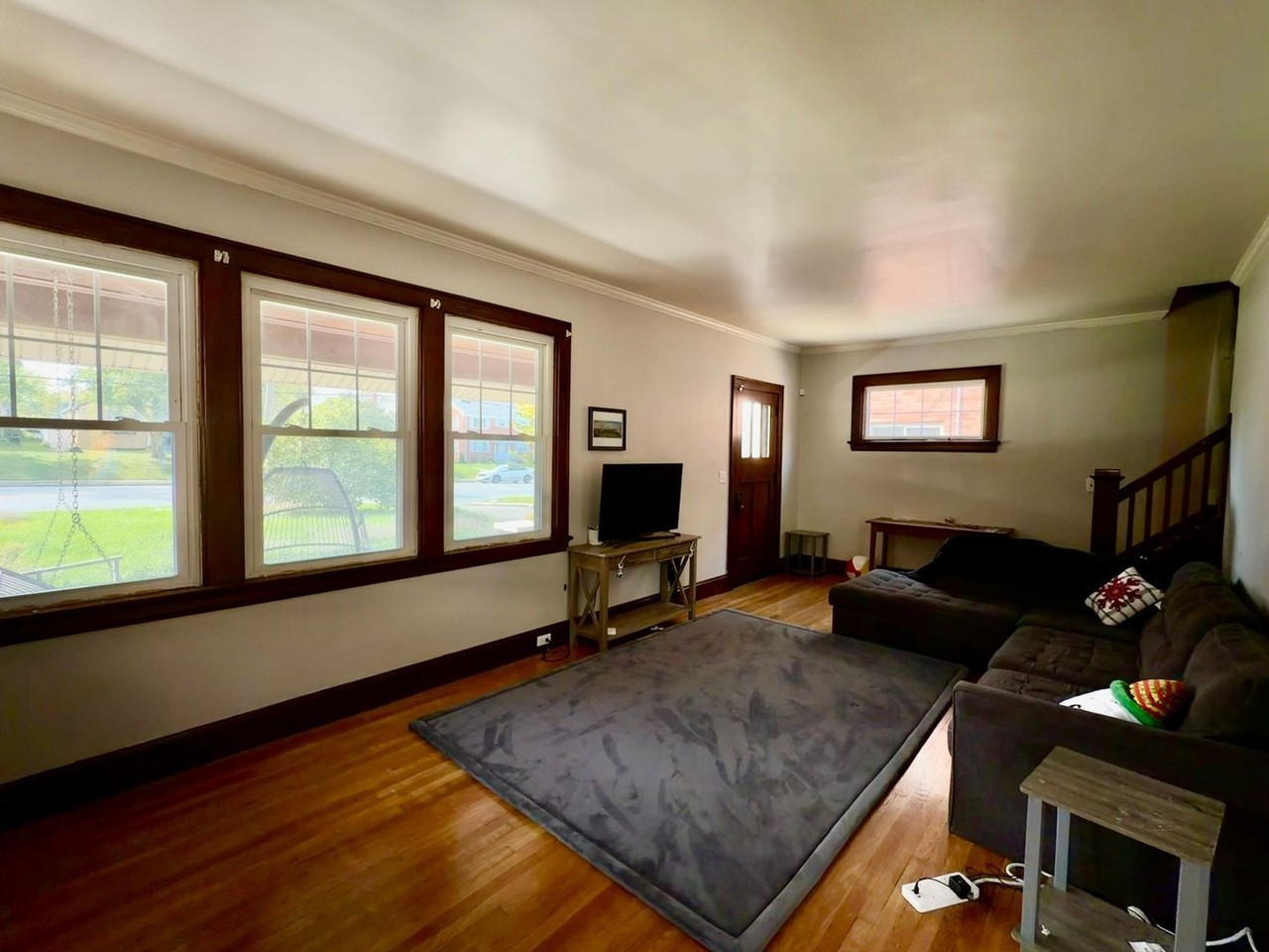 5682 Colerain Ave - Photo 3 of 26