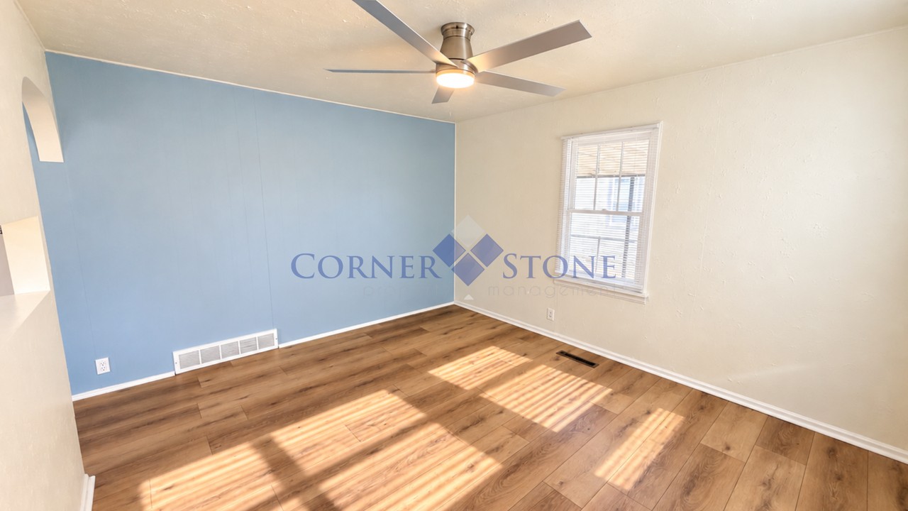246 Shoshone Ave - Photo 4 of 23