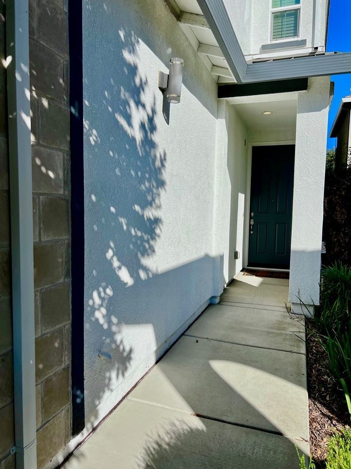 8355 Frontera Dr - Photo 2 of 7