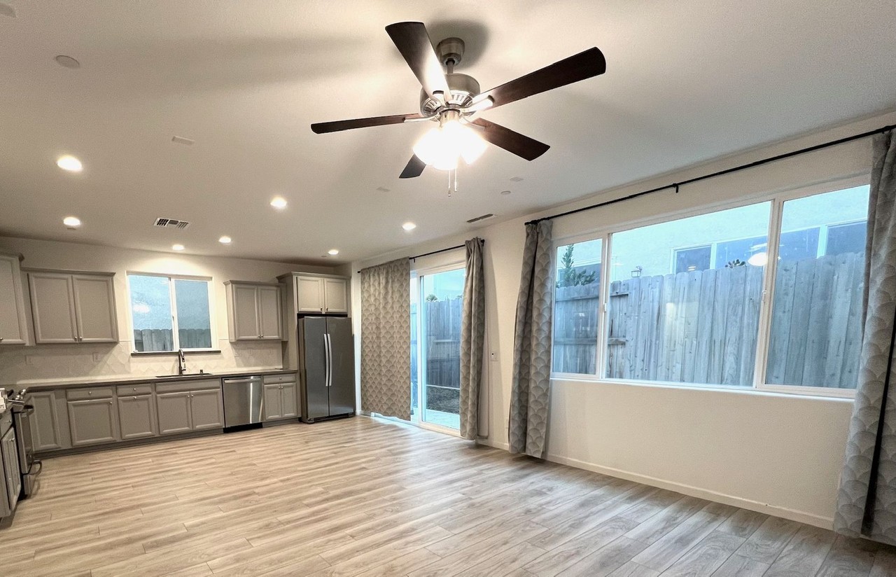 8355 Frontera Dr - Photo 4 of 7