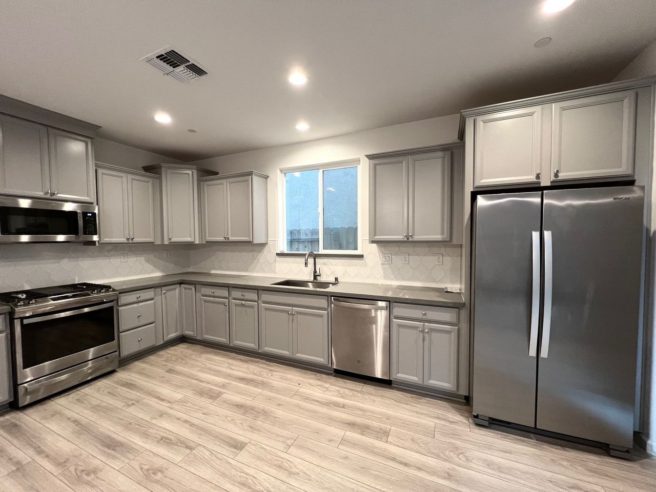 8355 Frontera Dr - Photo 5 of 7