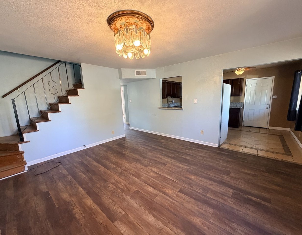 1045 Nyala St - Photo 5 of 30