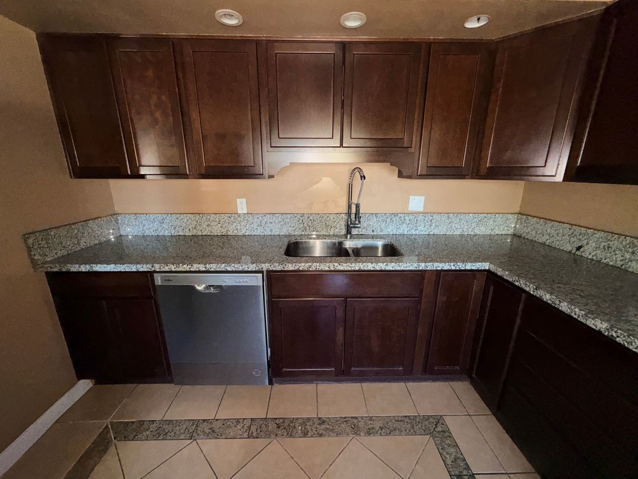 1045 Nyala St - Photo 6 of 30