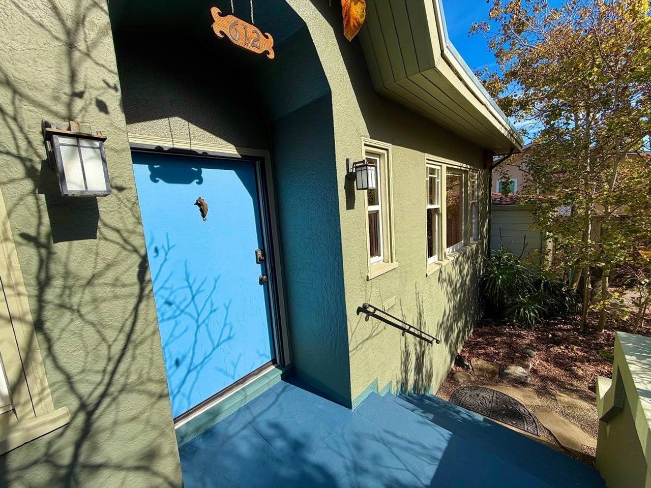 612 Poirier St - Photo 3 of 24