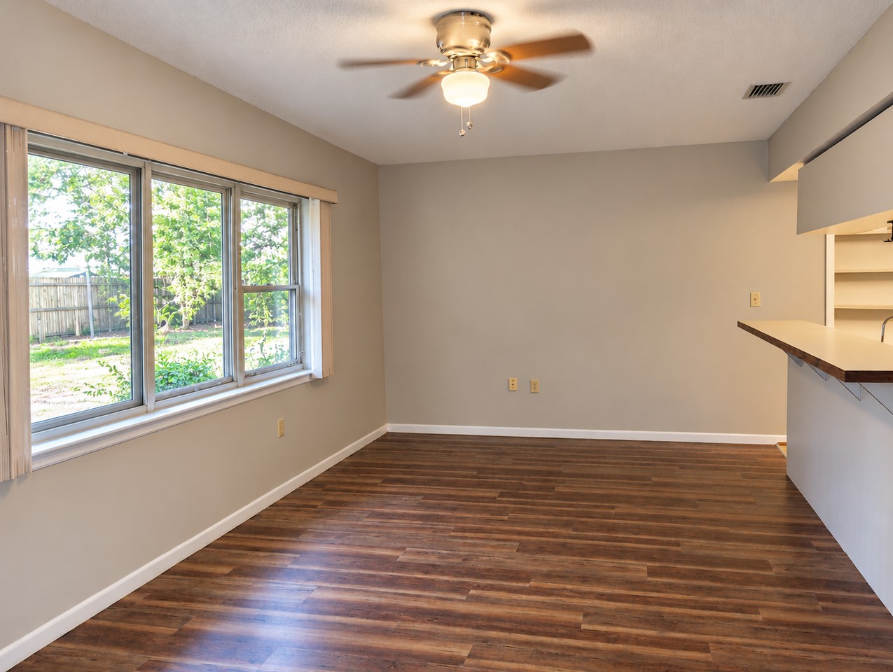 3233 Abeline Rd - Photo 3 of 12
