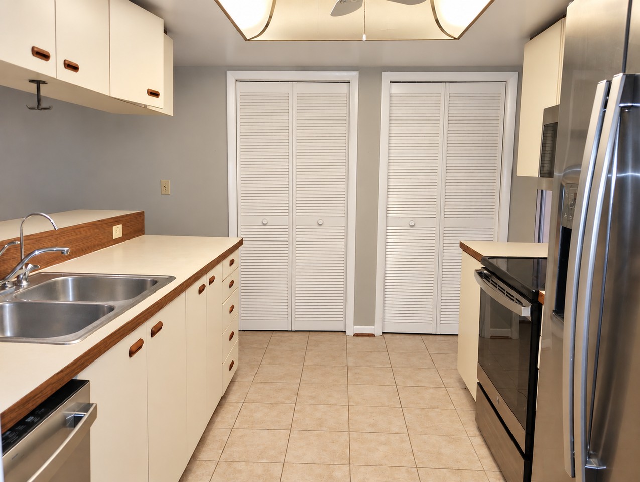 3233 Abeline Rd - Photo 5 of 12
