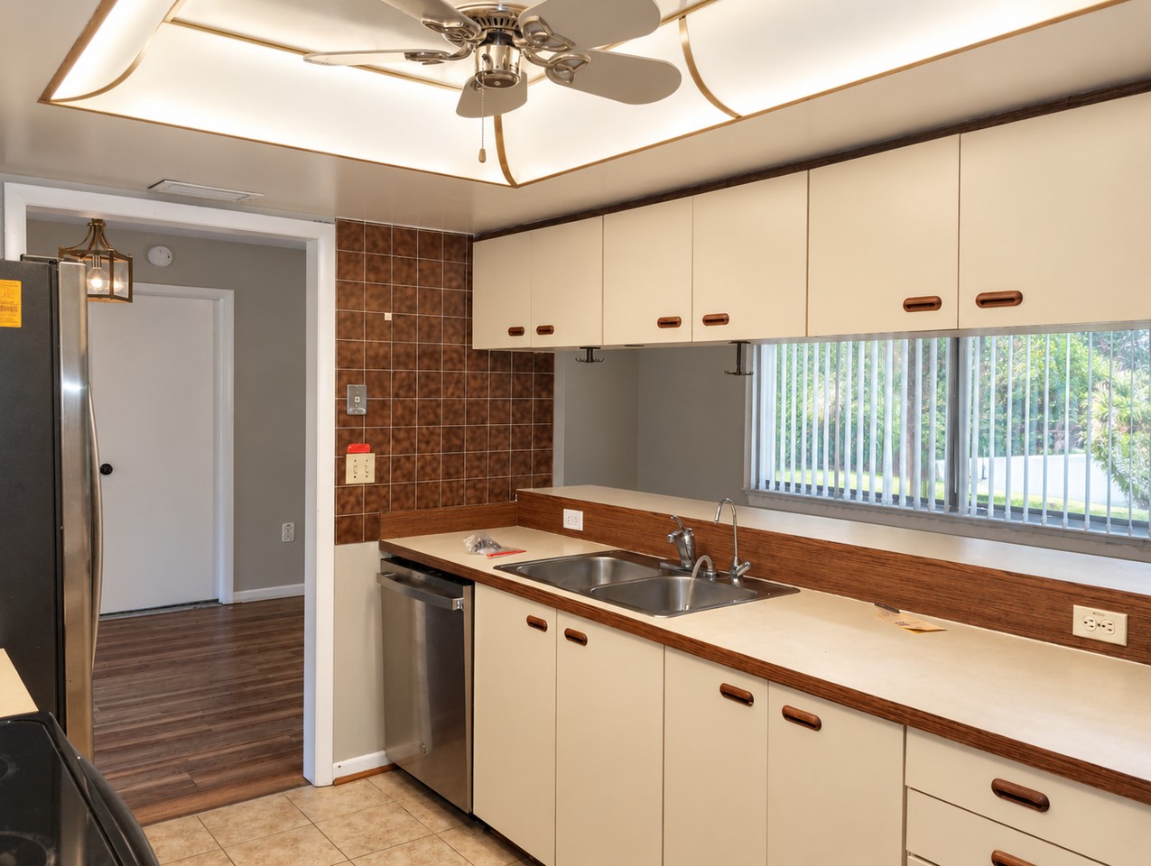 3233 Abeline Rd - Photo 6 of 12