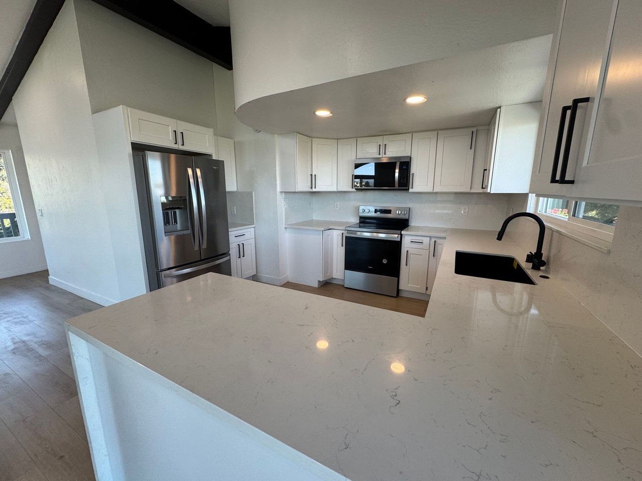 5048 Bluff Pl - Photo 6 of 19