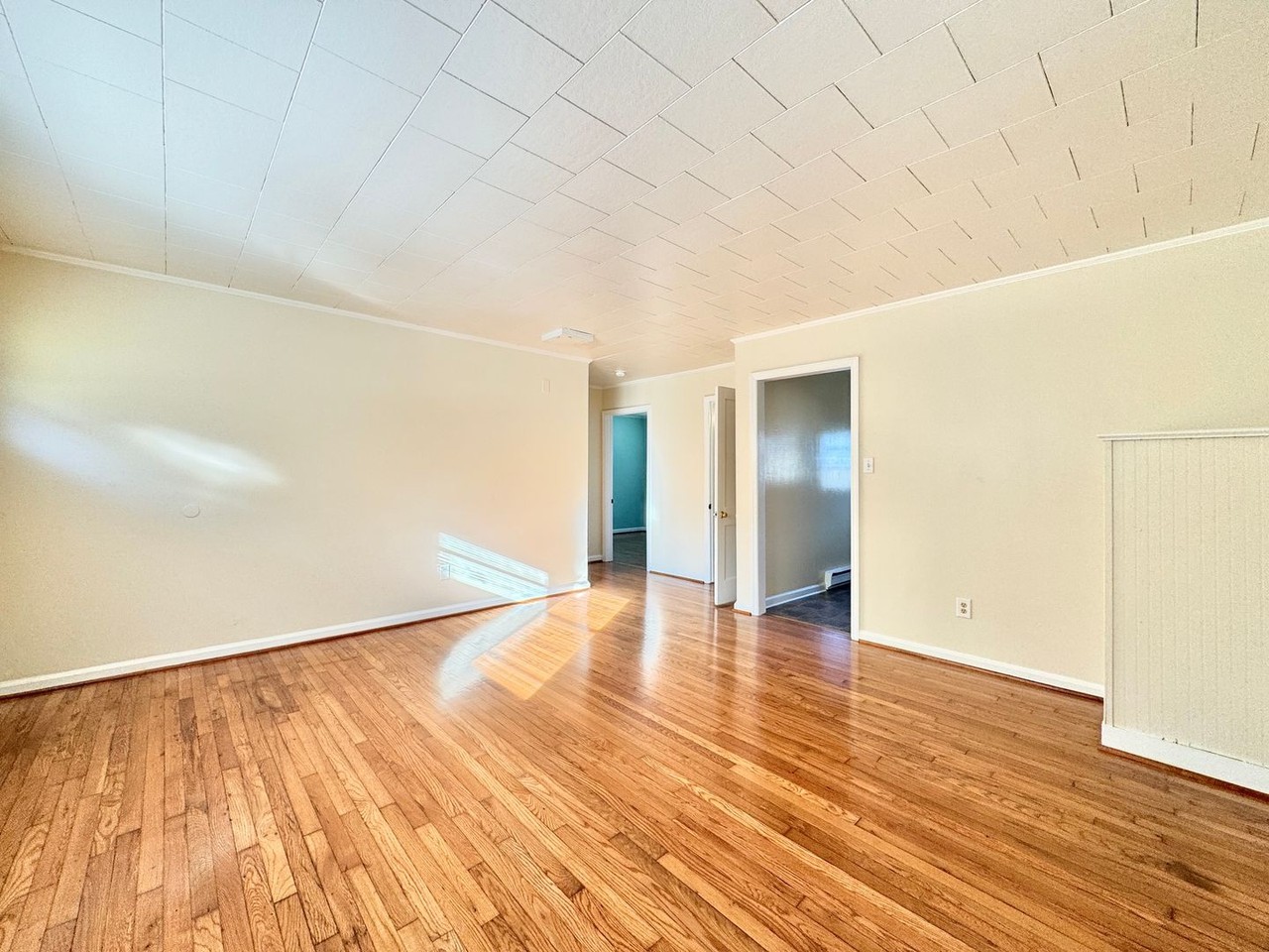 3702 Yanceyville St - Photo 3 of 15