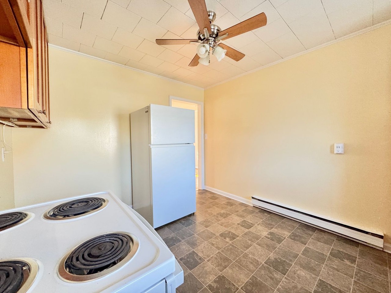 3702 Yanceyville St - Photo 6 of 15