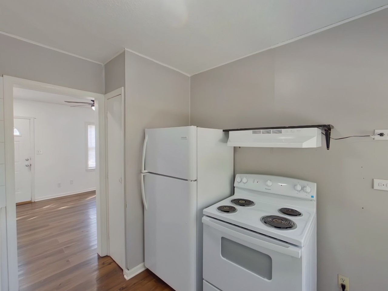 633 Harding St - Photo 3 of 11