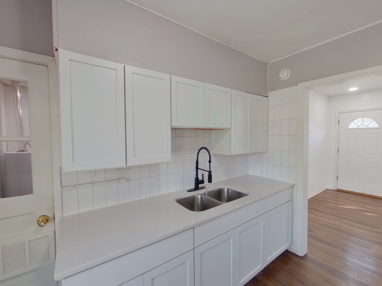 633 Harding St - Photo 4 of 11