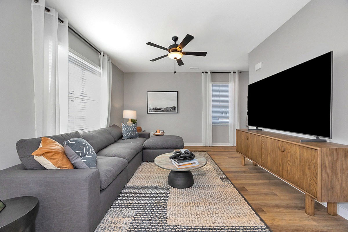 VLux Madison | Homes for Rent - Photo 5 of 27