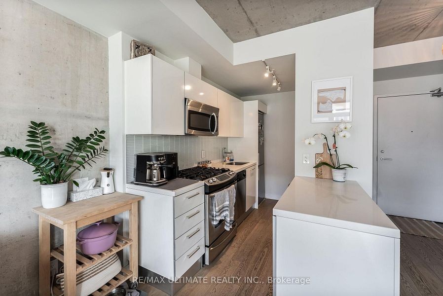 319 Carlaw Avenue #318 - Photo 4 of 19
