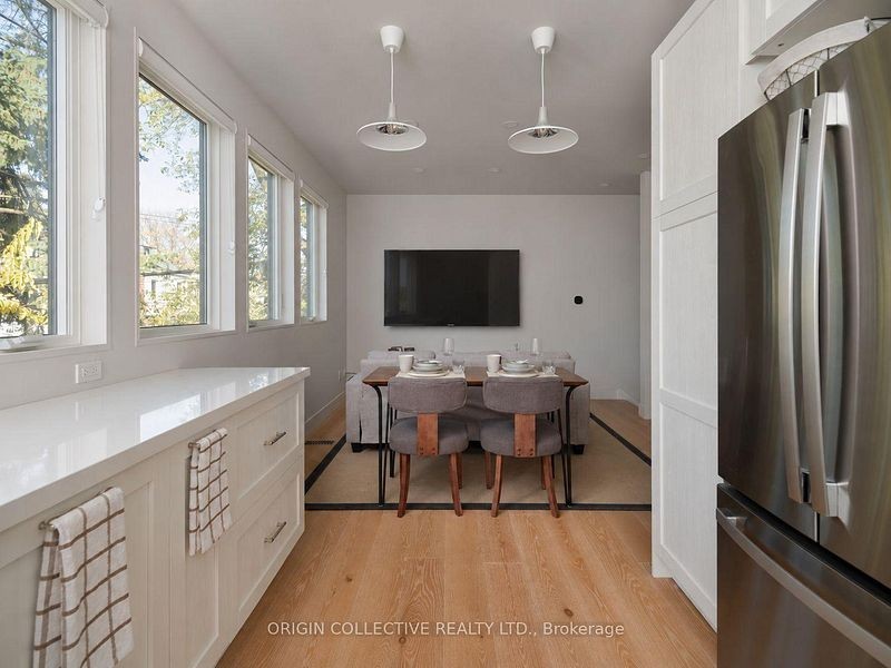 8 Oakdene Crescent - Photo 7 of 16