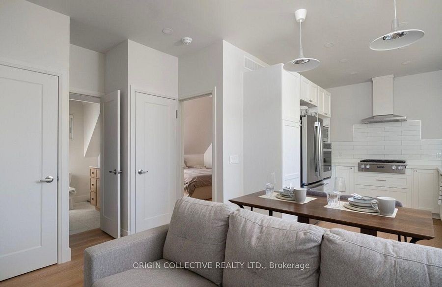 8 Oakdene Crescent - Photo 4 of 16