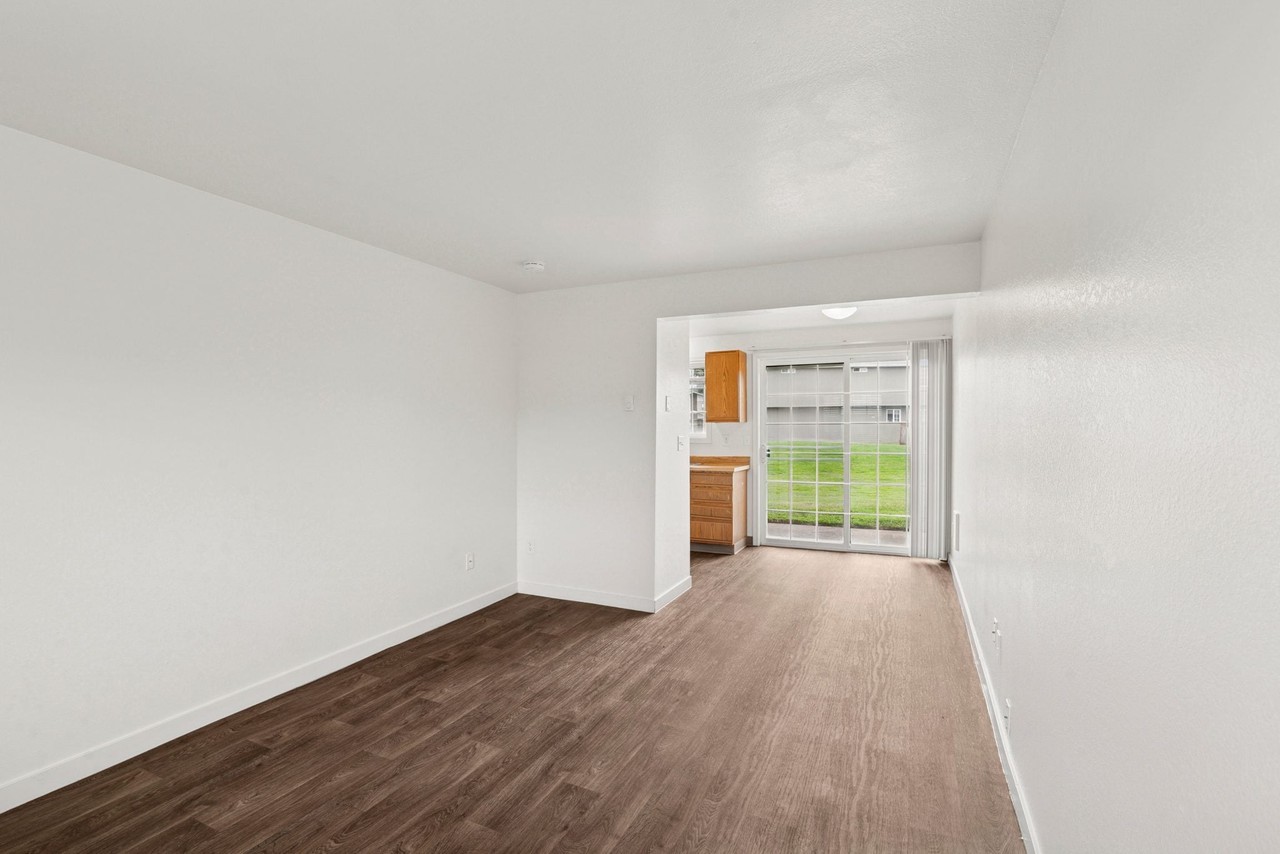 Evergreen Townhouses - Photo 5 of 16