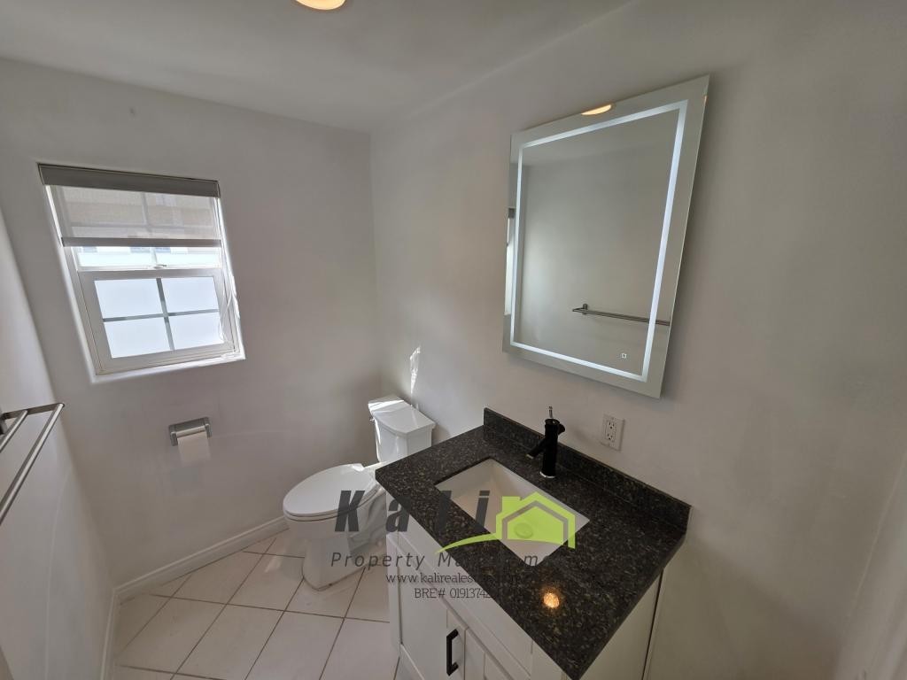 570 Emory St - Photo 7 of 18