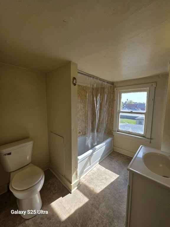 718 S Main St - Photo 6 of 9