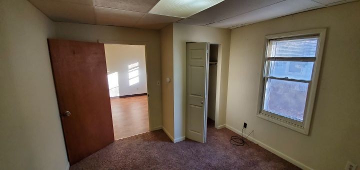 735 Custer Ave #B - Photo 3 of 5