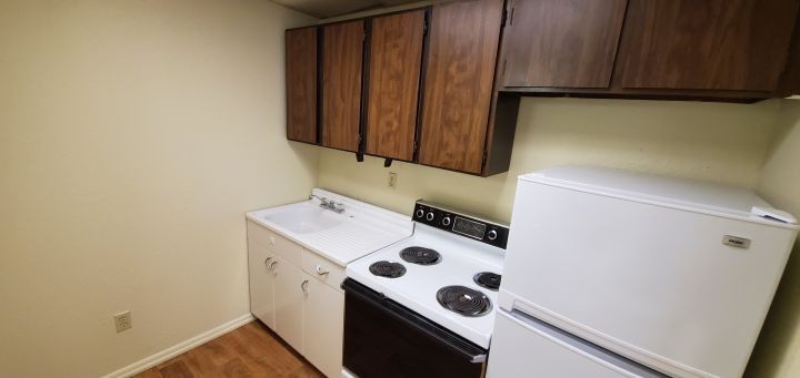 735 Custer Ave #B - Photo 4 of 5
