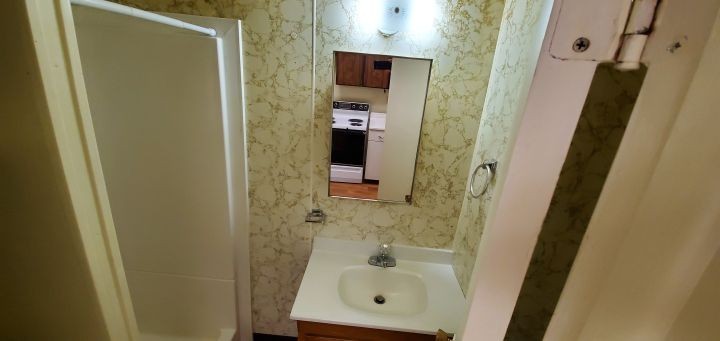 735 Custer Ave #B - Photo 5 of 5