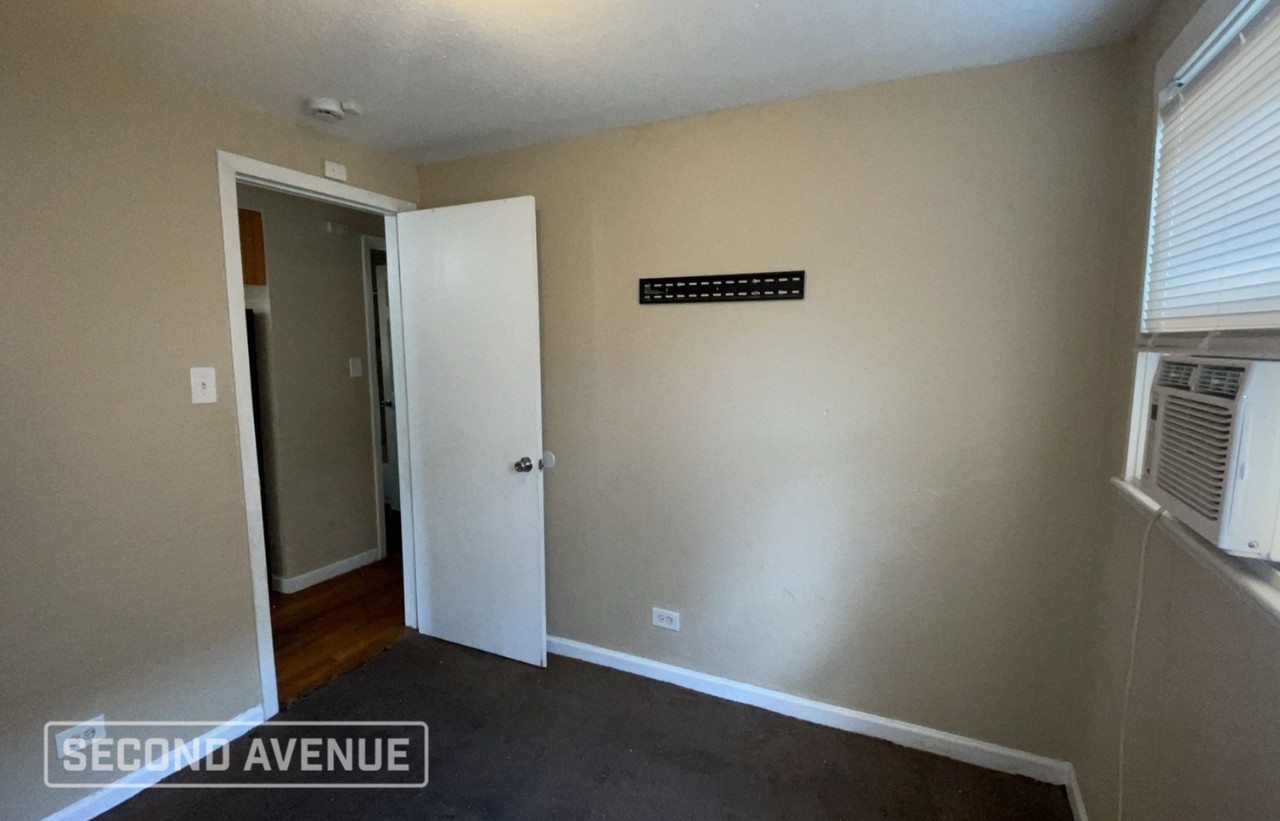 9345 S Burnside Ave - Photo 4 of 11