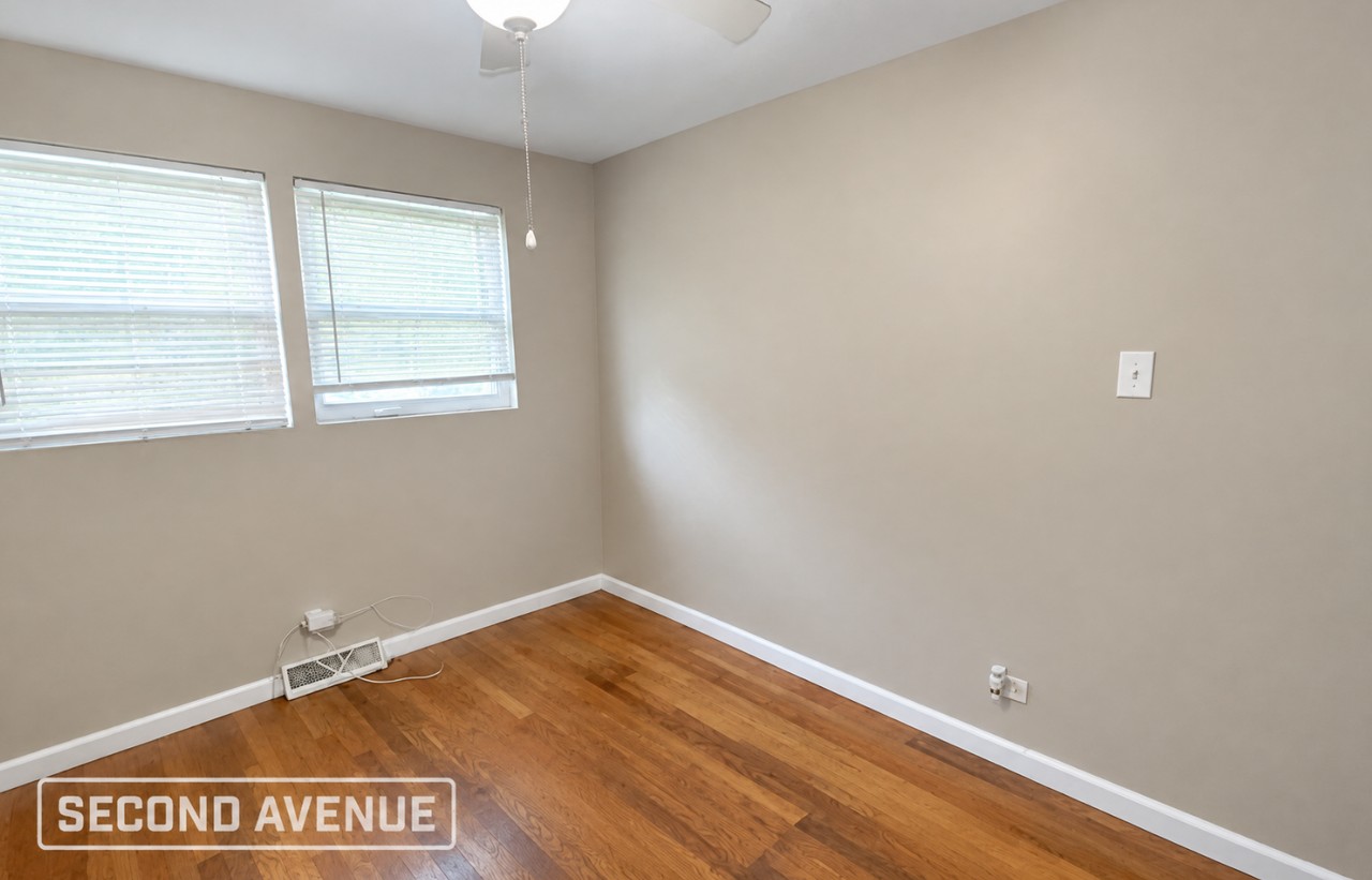 9345 S Burnside Ave - Photo 7 of 11