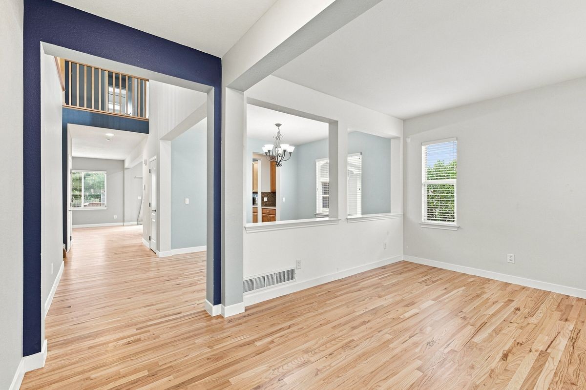 12226 Helena St - Photo 4 of 35