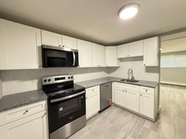 featured image of 4 Oakcrest Rd