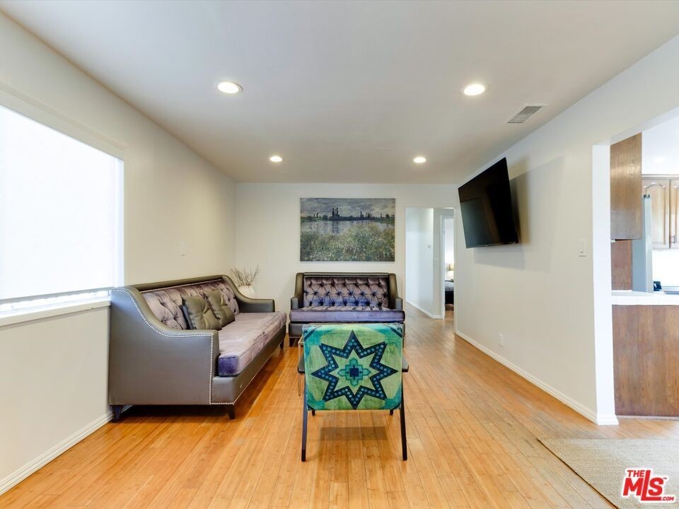 3128 Vera Ave - Photo 6 of 31
